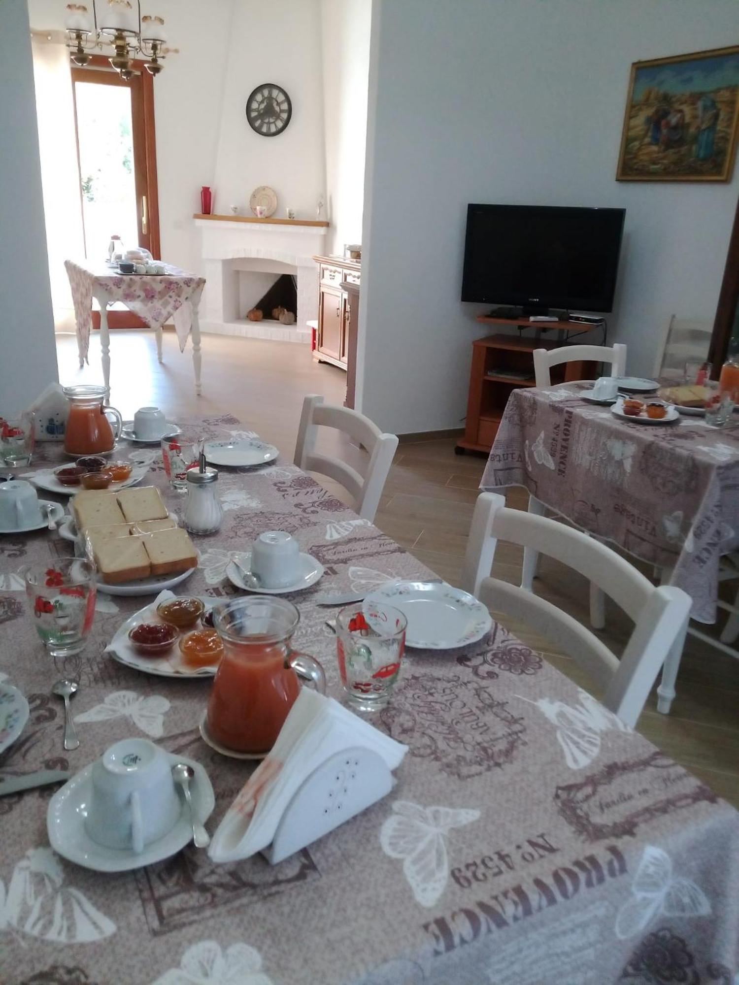 Bed and Breakfast A Casa Di Zia Oschiri Exterior foto